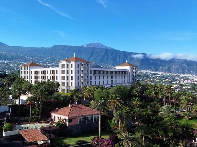 Gran Hotel Taoro — 1.6 km away from Loro Parque Tenerife