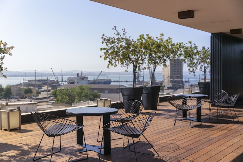 The Met Hotel — Ladadika