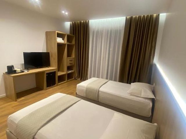 Villa SkyWay — 900 m from the airport