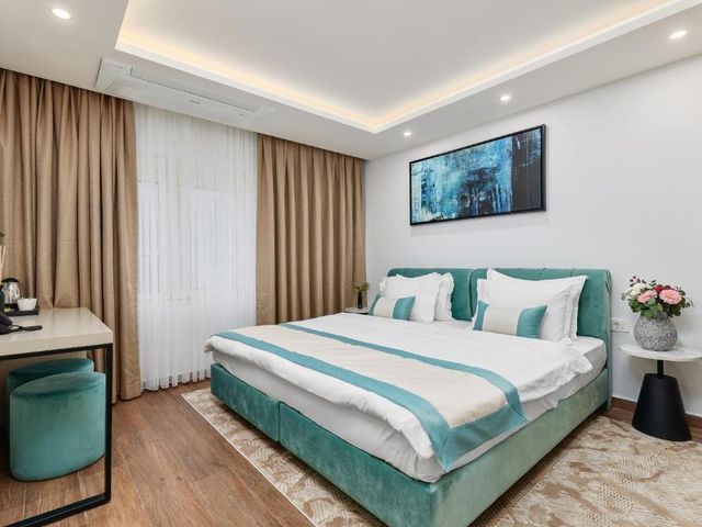 Hotel Splendido Bay — 1.1 km away from Tivat Waterfront