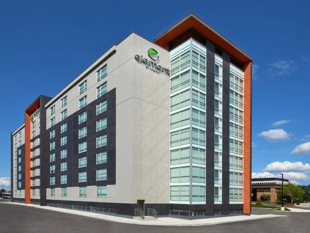 Element by Marriott Toronto Airport — 1 km from the airport