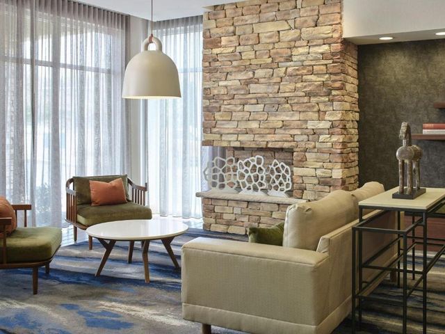 Fairfield by Marriott Niagara Falls — 3.9 km away from Niagara Falls