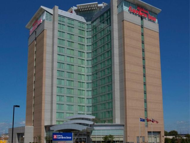 Hilton Garden Inn Toronto Airport — 1 km from the airport