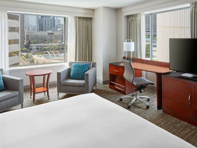 Marriott Downtown at CF Toronto Eaton Centre — 500 m away from Ryerson University