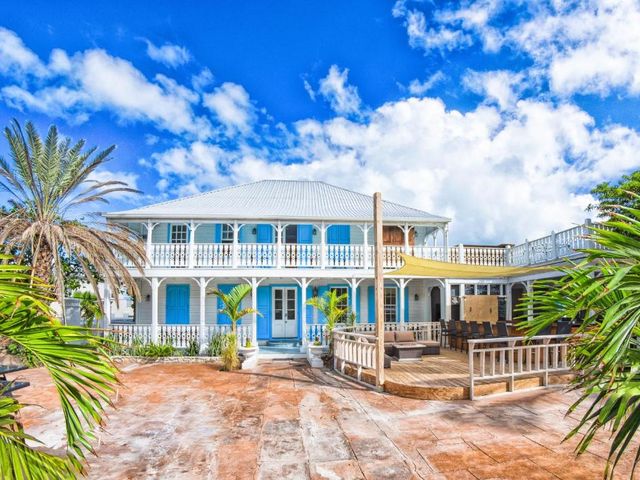 Turks Head Inne — 1 km away from Grand Turk Island from Providenciales