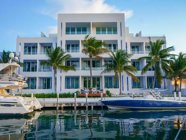 Zenza Boutique Hotel — 7.6 km away from Chalk Sound Turks and Caicos