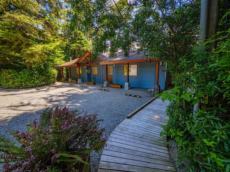 Snug Harbour Inn — Oceanfront / near harbour and coastal trails