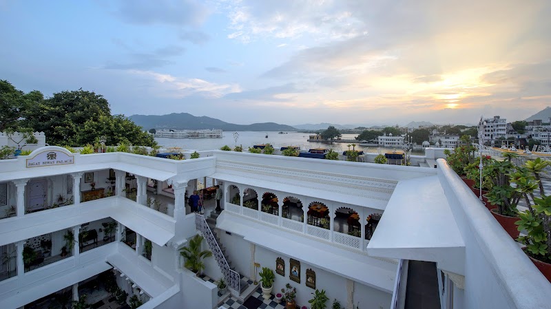 Jagat Niwas Palace — Old City