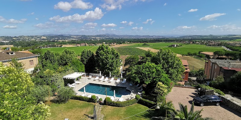 Boutique Hotel Al Grappolo d'Oro — Torgiano Center