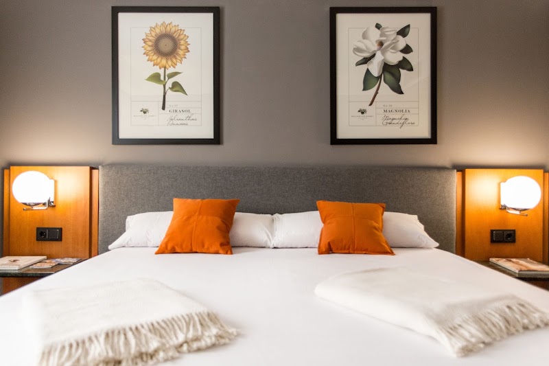 Hotel Malcom and Barret — Near Central Market