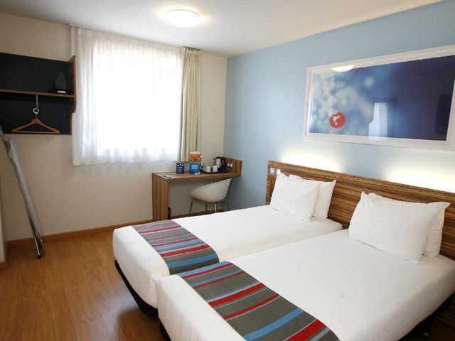 Travelodge Valencia Aeropuerto — 600 m from the airport
