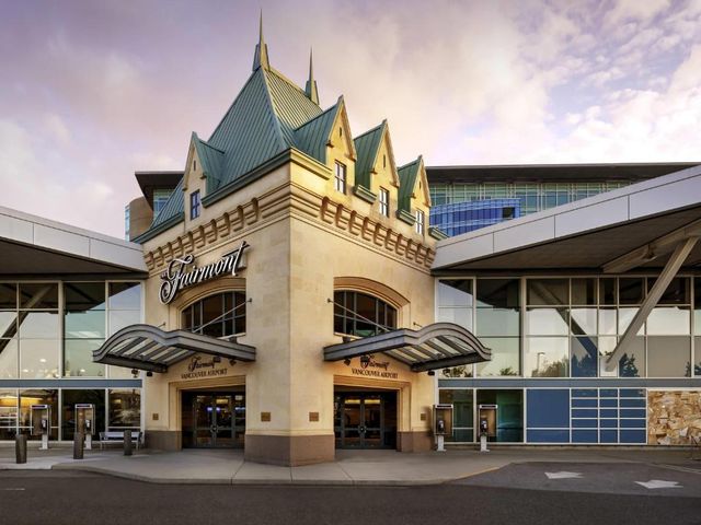 Fairmont Vancouver Airport In-Terminal Hotel — 8.9 km away from University of British Columbia