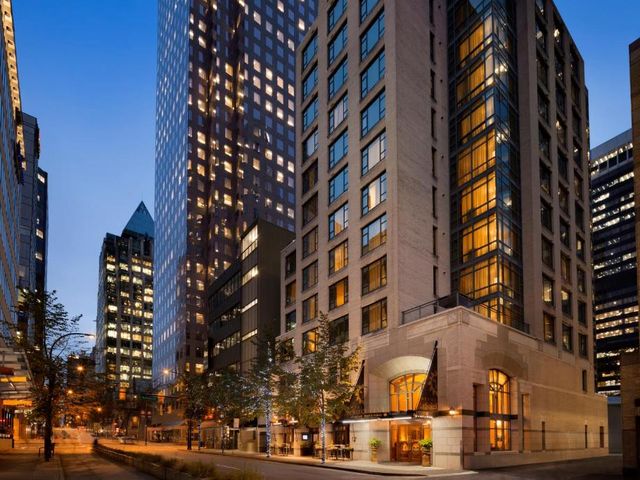 Hotel Le Soleil by Executive Hotels — 400 m away from TED Conference