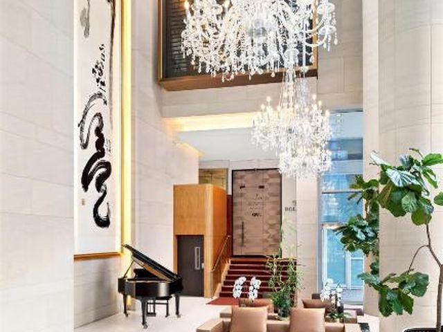 Hyatt Vancouver Downtown Alberni — 2.3 km away from Stanley Park