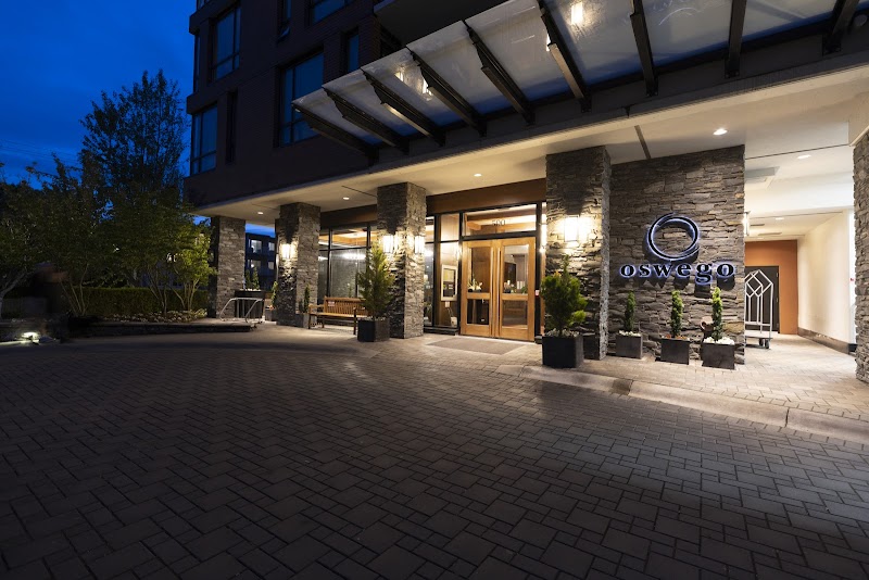 Oswego Hotel — James Bay