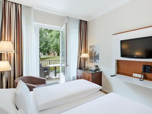 Austria Trend Parkhotel Schönbrunn Wien — 800 m away from Schoenbrunn Palace