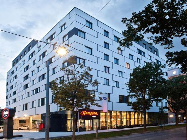 Hampton By Hilton Vienna Messe — 1.4 km away from Ernst Happel Stadium