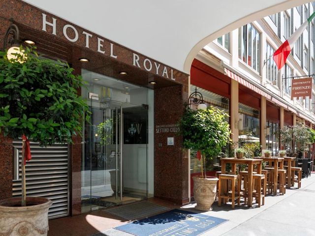 Hotel Royal — 40 m away from St. Stephen's Cathedral