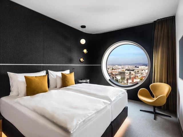 MOOONS Vienna — 200 m away from Vienna Hauptbahnhof
