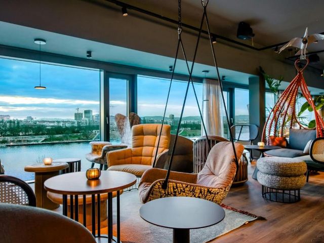 Motel One Wien-Donau City — 400 m away from Donauinselfest