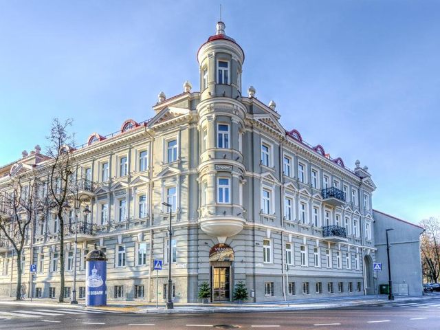 Hotel Vilnia — 400 m away from Vilnius University