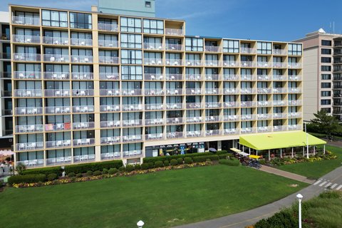 Four Points by Sheraton Virginia Beach Oceanfront — Virginia Beach Oceanfront / Boardwalk (South-Central)