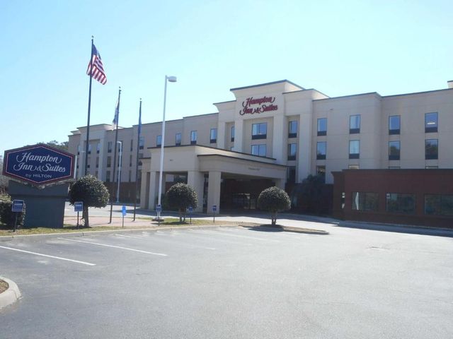 Hampton Inn & Suites Norfolk-Airport — 2.4 km from the airport