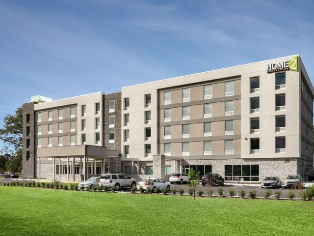 Home2 Suites By Hilton Norfolk Airport — 2.4 km from the airport