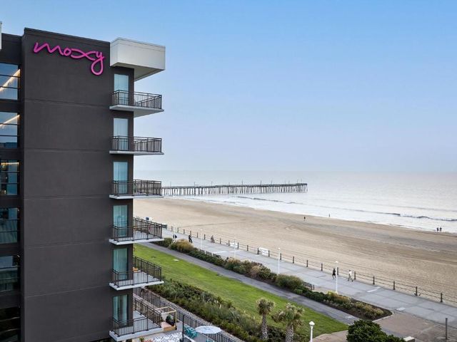 Moxy Virginia Beach Oceanfront — 2.4 km away from Virginia Aquarium