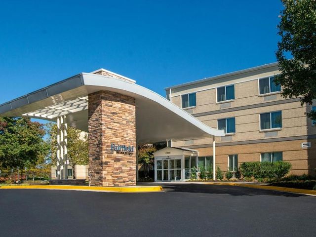 Fairfield Inn & Suites Dulles Airport — 3.3 km from the airport
