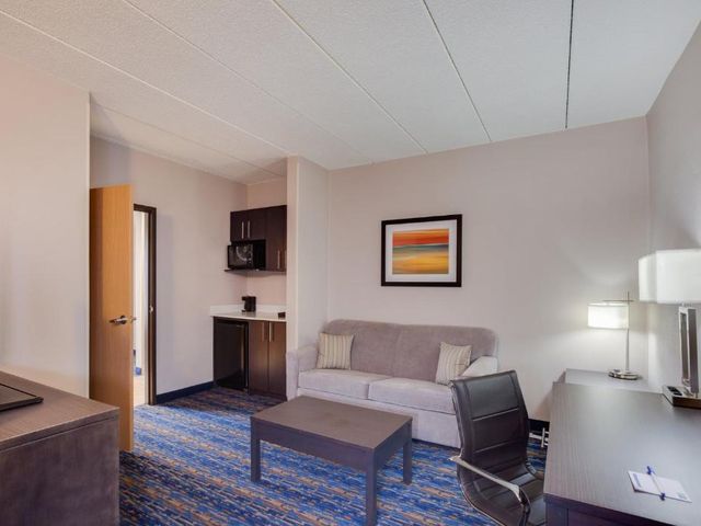 Holiday Inn Express I-95 Capitol Beltway - Largo by IHG — 1.6 km away from FedExField
