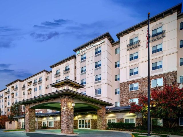 Hyatt House Sterling/Dulles Airport North — 3.3 km from the airport