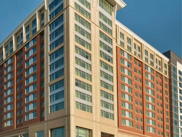 Residence Inn Arlington Capital View — 900 m from the airport