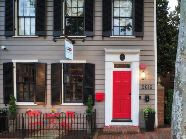 The Poppy Georgetown Guesthouse and Gardens — 1.4 km away from Georgetown University
