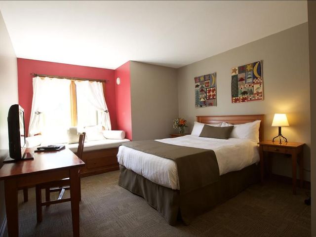 Howe Sound Inn & Brewing Company — 2.2 km away from Sea to Sky Highway Whistler