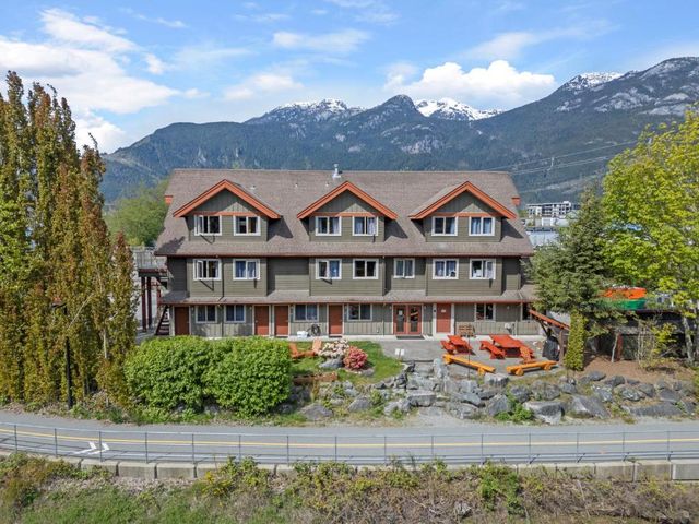 Squamish Adventure Inn — 3.1 km away from Sea to Sky Highway Whistler