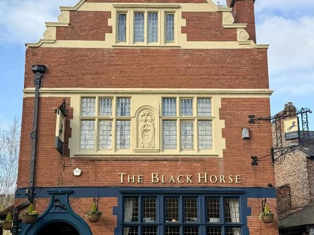 The Black Horse Inn — 450 m away from York Minster