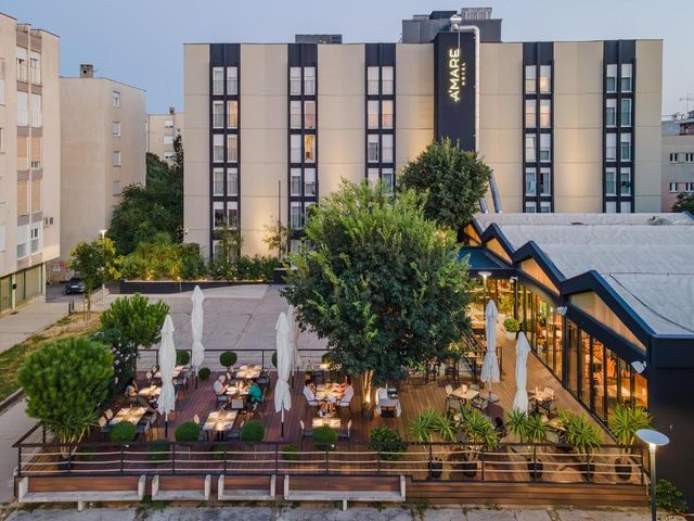 Hotel A'mare — 1 km away from Church of St Donatus Zadar
