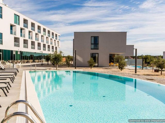 Hotel Olea — 2.3 km away from Hideout Festival