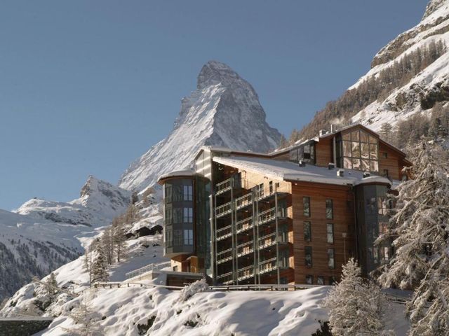 THE OMNIA - Design Mountain Lodge and Spa with Iconic Matterhorn Views — 200 m away from Gornergrat Railway Zermatt