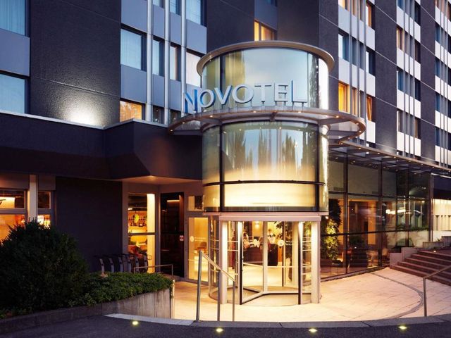 Novotel Zürich Airport Messe — 1.7 km away from Hallenstadion Zurich