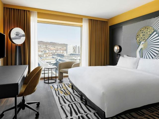 Renaissance Zurich Tower Hotel — 1 km away from Letzigrund Stadium